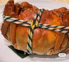 紳士龍蝦 nude oiled body gliding against silk