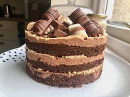 Kinder Bueno Cake Maverick Baking Recipe In 2020 Kinder Bueno Cake Bueno Cake Baking