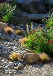 Steingarten anlegen vorgarten gestalten japanisch zen kies koi. 11 Ideen Fur Gartengestaltung Mit Steinen Und Findlingen