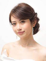 前髪あり 結婚式でも大人可愛い雰囲気になれる 花嫁さん必見のウェディングヘアスタイルカタログ page2 marry jocee ウェディング ヘアスタイル ヘアスタイル アップ ウエディング ヘアスタイル アップ