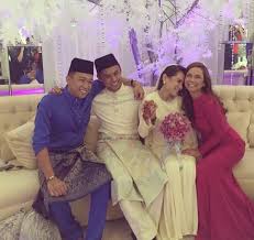 Beliau terkenal dengan memegang watak utama puteri dalam siri komedi puteri. Aidil Zarema Sah Suami Isteri Nora Danish Nedim Jadi Pembawa Dulang Hantaran