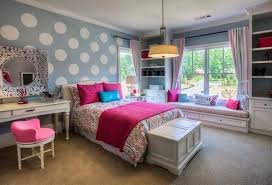 This sweet, simple phone is perfect for kids. Creative Ways To Use Modern Polka Dots In Decorating Kids Rooms