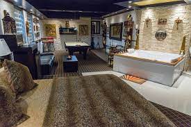 When looking for hotel rooms with a jacuzzi, many people choose comfortable rooms, luxurious amenities and delicious dishes. The 10 Best Winnipeg Hot Tub Suite Hotels Of 2021 With Prices Tripadvisor