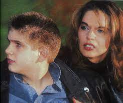 Manuela harabor starts acting at the age of four, making her debut in veronica (1973). Sotul Manuelei Harabor A Ales O Aratand O Cu Degetul Intr Un Calendar Marea Dragoste