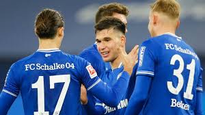But the club's darkest days lie ahead. Fc Schalke 04 Gibt Hoffnung Nach Sieg Gegen Augsburg Nicht Auf