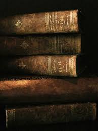 Just Read A Book From 1904 The Entire Time I Pictured The First Woman Who Picked It Up To Read She Was Wearing Antique Books Old Books Leather Bound Books