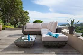 Véritable guide de la décoration de jardin, sur www.mobilierjardin.net, nous avons pris vos rêves pour les condenser dans de superbes photos de mobilier de jardin qui vous aideront à coup sûr à bien choisir les meubles et éléments qui décoreront votre jardin. Salon De Jardin Pas Cher Les Meilleurs Modeles Cote Maison