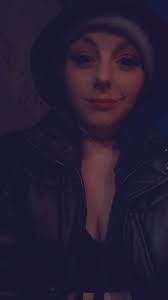 Hannah Mackay's Instagram, Twitter & Facebook