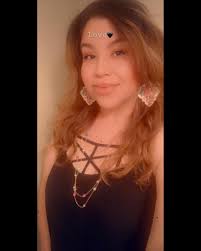 I think you girls are going to love these! 🌸🏵🌸 You have the choice of  gold or silver. ❤️ They have amazing detail but are still lightweight &  comfortable to wear all