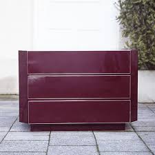 This model is inspired by a pyramid under the sun. Tables Storage Schlicht Designmobel