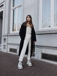Check spelling or type a new query. Balenciaga Triple S Blogger
