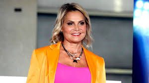 Creamy Bboobs69 with her body as lube