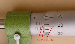 Sebuah mikrometer sekrup digunakan untuk mengukur tebal suatu benda, skalanya ditunjukkan seperti gambar berikut. Mikrometer Sekrup Gambar Cara Memakai Soal