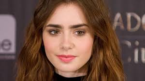 Philip bailey, phil collins — easy lover 05:05. Lily Collins Von Mcafee Zum Gefahrlichsten Promi Im Internet Gekurt