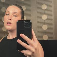 Avery Glenn (averyglenn9)