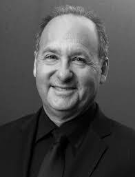 Anna Pearlman's Instagram, Twitter & Facebook