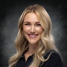 Keely Arnold (@KeelyArnold8)