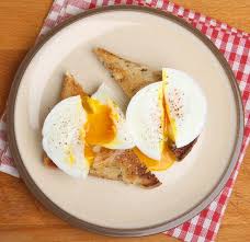 7 Simple Tips For Perfect Poached Eggs Every Time Breakfast Under 200 Calories Low Calorie Breakfast Meals Under 200 Calories