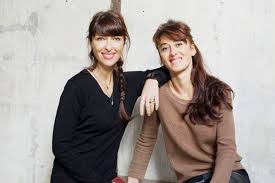 Lyon france 5 raconte la renovation d une maison bourgeoise a cote. Les Chroniqueuses De La Maison France 5 Karine Martin Et Gaelle Cuisy Au Salon De L Habitat De Caen Liberte Caen