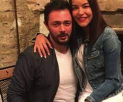 Aug 29, 2018 · ünlü popçu bengü, bugün selim selimoğlu ile nikah masasına oturuyor. Selim Selimoglu Kimdir Kac Yasinda Nereli Boyu Ve Kilosu Biliyo Org