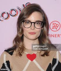 352 Gillian Row Photos & High Res Pictures