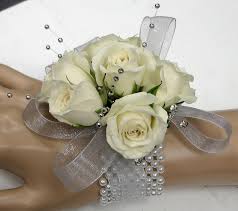 Mini roses roses plant knockout roses White Spray Rose Corsage Flowers Of The Field Las Vegas