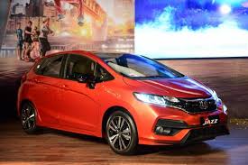 Sedangkan untuk harga honda jazz rs yang menjadi variant tertinggi dari mobil ini memiliki harga mulai dari 238 juta untuk varian manual dan 248 juta untuk varian automatic cvt. 2021 Ingin Ganti Mobil Ini Spesifikasi Dan Harga Terbaru Honda Jazz