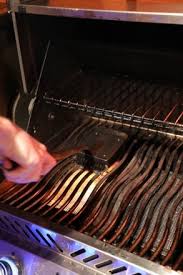 Auch in wasser gelöstes backsoda wirkt oft schon kleine wunder. Wie Kannst Du Richtig Den Grill Reinigen Unsere Tipps Fur Alle Grillarten