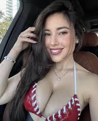 How do I look 🥰 | Gallery posted by Angie Varona | Lemon8