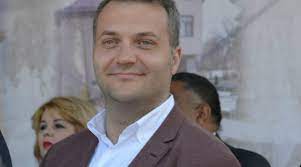 În românia, drepturile omului sunt în general respectate de autorități.totuși, există îngrijorări în ceea ce privește abuzurile din partea forțelor de ordine, discriminarea minorității rome și a minorităților sexuale, corupția guvernamentală, condițiile precare din închisori și independența judiciară compromisă. Andrei Plumb Noul VicepreÈedinte Al Psd DamboviÈa Vorbe Pe Sleau