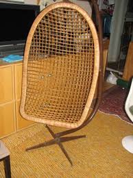 When i'm at work, i fantasize about sitting in this amazingly comfy chair! Vintage Mid Century Hanging Egg Chair Rattan Bamboo Stand Another Man S Treasure In Montreal