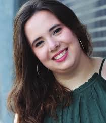 Penelope Hooper's Instagram, Twitter & Facebook