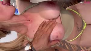 Loira safada chupa duas rolas ao mesmo tempo e depois é fodida com força - Aline  Novak - XNXX.COM