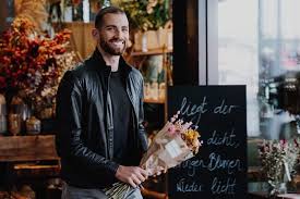 Kariem hussein über seine sperre: Kariem Hussein Und Fleurop Ein Dynamisches Duo Hier Erfahren Sie Alles Uber Blumen