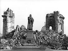 At a time when germany seemed gripped by cultural pessimism, the rebuilt cathedral was a symbol of optimism, mr köhler said. Dresden Frauenkirche Wikipedia