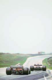 Two near bankrupt formula three drivers, sharing a one bedroom flat and scratching for james hunt racing wallpaper f1 wallpaper hd wallpapers mclaren formula 1 formula 1 car grand prix racing f1 drag racing. Niki Lauda Ferrari 312t Vs James Hunt Mclaren M26 Brazil Grand Prix Old Interlagos 1976 9gag