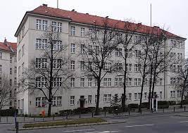 Sie ist eine hundertprozentige tochter der spanischen banco santander s.a. Badensche Strasse In 10715 Berlin Wilmersdorf