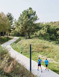 The City Unified By An Urban Ramp Creil France Espace Libre Landscape Architecture Urban Park Landscape And Urbanism