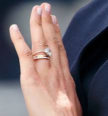 The new duchess of sussex markle's engagement ring includes two diamonds from diana's collection, and the ring has been estimated by experts to be worth about $350,000. Beyonce S Engagement Ring Is 28x More Expensive Than Meghan Markle S Prices Revealed Hello