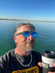 Me: “Morning coffee” Coffee: “ohhh hello” 😂