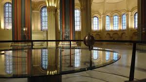 Das foucaultsche pendel ist im idealfall von der erde vollkommen entkoppelt. Foucaultsche Pendel Technikmuseum Paris Paris Mal Anders