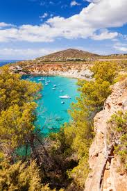 10 Beaches In Ibiza To Chill Party And Bask In Spanish Sunshine In 2020 Ibiza Beach Ibiza Travel Ibiza