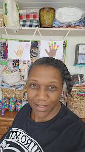 Adding in a square. #qayg #quiltlovers #quilting #quilttok #quilt #sew