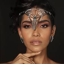 Ella: Nuevo León @mxu.nvoleon @andreabazarte 📸 Fotógrafo: Pablo valadez  💅🏻 Diseño de Imagen: @gilromendez 💍 Joyería: @of_joyas 💇🏻‍♀️ Stylist:  @rogarciastylist ⌚️ Logística: @lubuffoni 📷 Productor: @tonyberber_