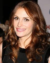 Dressing My Truth More Celeb Hair Styles For Type 2 Women Julia Roberts Hair Celebrity Smiles Celebrity Hairstyles