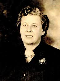 Not sure who these ladies are ? Might be Auntie May Davis -back row far  left ??