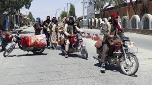 Die taliban setzen ihre offensive in afghanistan weiter fort und nehmen weite teile des landes ein. R9cmb3vpvzkmjm
