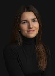 Elizabeth Guay's Instagram, Twitter & Facebook