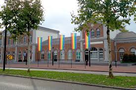 Jun 24, 2021 · op het plein voor de brandenburger tor in berlijn is de vlag eveneens te zien. De Dordtse Kerken Komen Met Een Nieuwe Lhbti Vlag En Dit Is Waarom Indebuurt Dordrecht