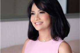 Artis kontroversi Indonesia Vanessa Angel tiada pendapatan, terpaksa jual  kebab
